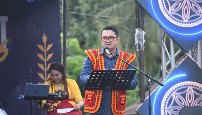 Maniamolo Fest 2026 Ditutup, Amsarno Sarumaha Ajak Warga Jaga Warisan Leluhur