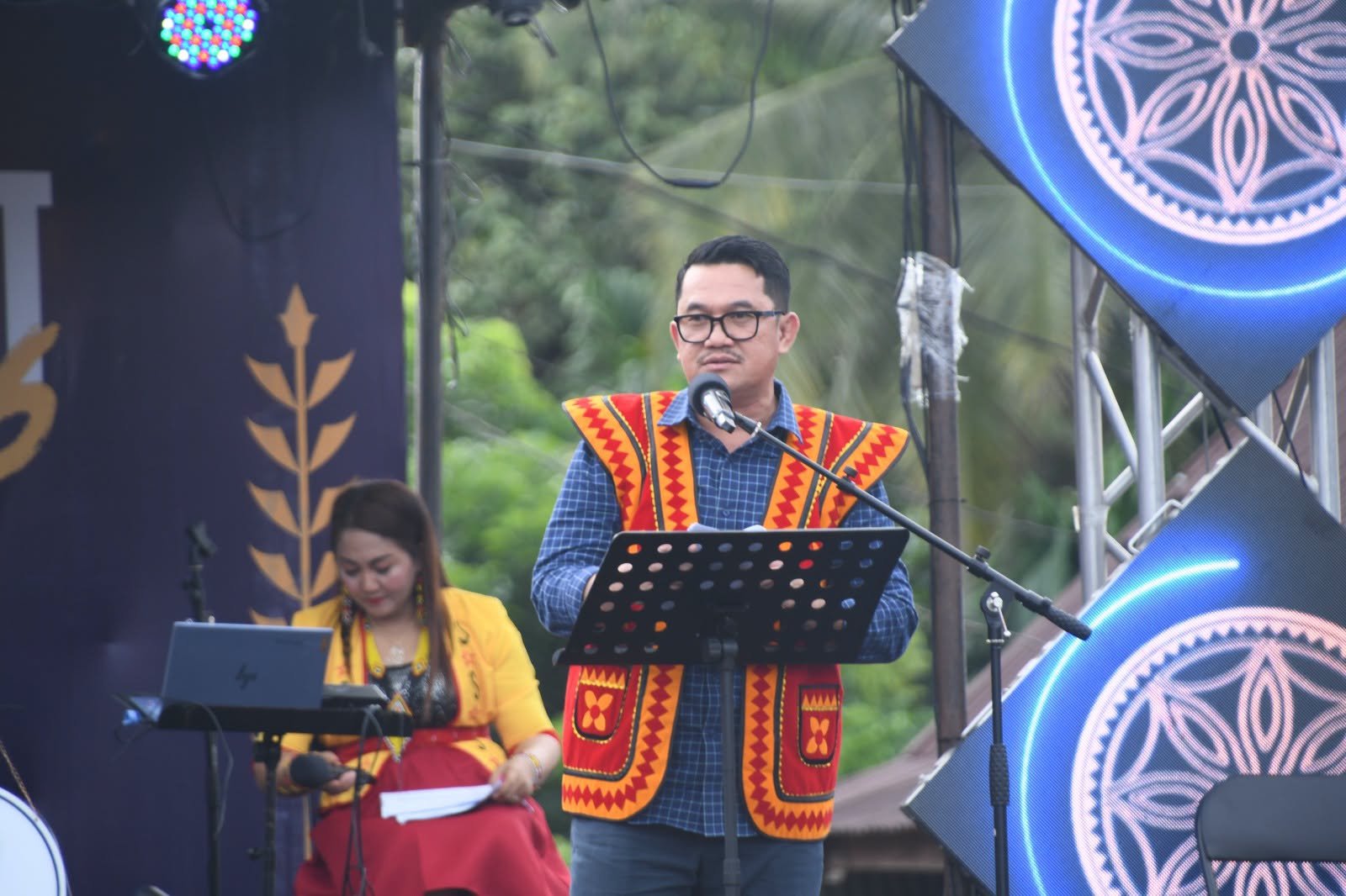 Amsarno-maniamolo-fest-2026-nias-selatan Maniamolo Fest 2026 Ditutup, Amsarno Sarumaha Ajak Warga Jaga Warisan Leluhur