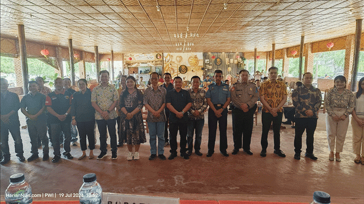 Foto-Bersama-di-Sosialisasi-PKPU-No-7