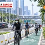 Jalur sepeda di Jakarta dipastikan tetap dipertahankan Pemprov DKI, meski sejumlah ruas masih akan dievaluasi.