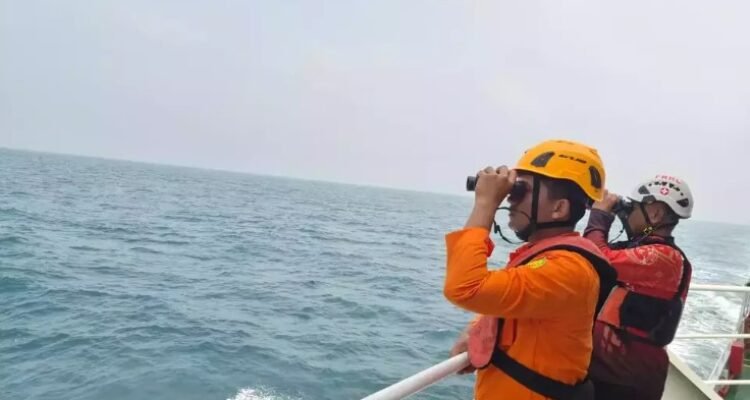 Tim SAR gabungan memaparkan operasi pencarian lima jurnalis hilang di Selat Sunda Tim SAR gabungan memaparkan operasi pencarian lima jurnalis hilang di Selat Sunda