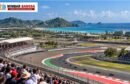 Ilustrasi MotoGP Mandalika dengan suasana balapan, penonton, dan kawasan wisata pesisir Lombok, Nusa Tenggara Barat.