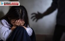 Ilustrasi seorang anak mengalami ketakutan akibat ancaman kekerasan. Gambar ini bukan dokumentasi korban atau kejadian sebenarnya.