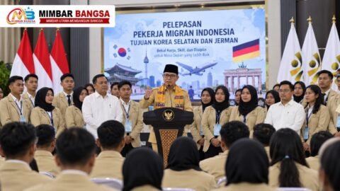 Menteri P2MI Mukhtarudin pada kegiatan pelepasan 357 pekerja migran Indonesia ke Korea Selatan dan Jerman di Depok, 12 Oktober 2026.