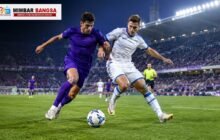 pertandingan Fiorentina melawan Como. Foto: Ilustrasi orisinal MIMBARBANGSA.COM.